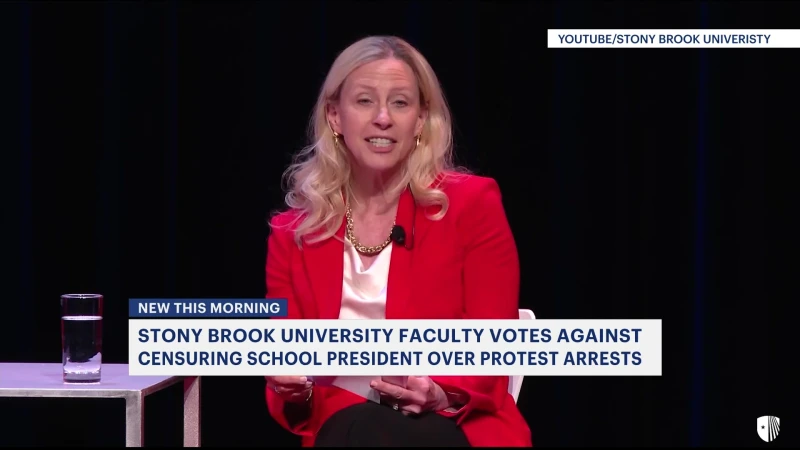 Story image: Stony Brook University faculty votes against censuring school president over protest arrests
