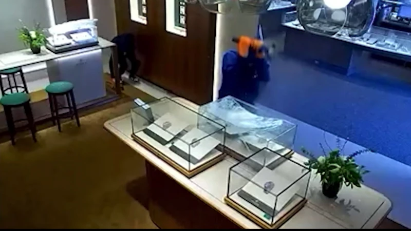 Story image: Thieves use sledgehammers to smash display cases in brazen daytime theft at Westport jewelry store  