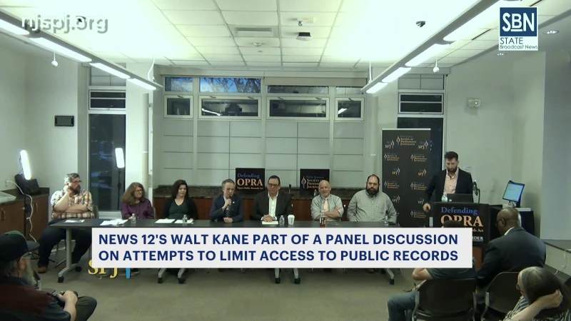 Story image: News 12’s Walt Kane participates in panel discussion about bill to restrict public records