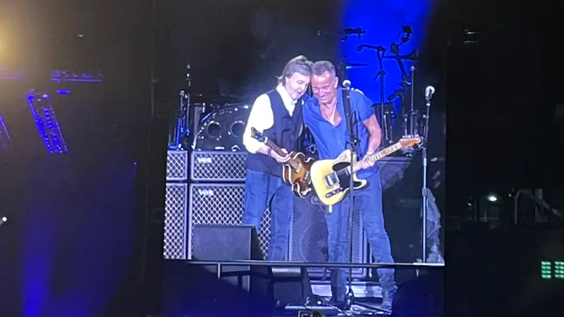 Story image: Paul McCartney jams with Bruce Springsteen at MetLife Stadium show