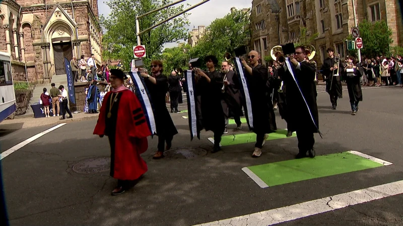 Story image: Pro-Palestinian protesters call for ceasefire before Yale’s 323rd commencement