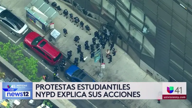 Story image: Protestas estuiantiles NYPD explica sus acciones