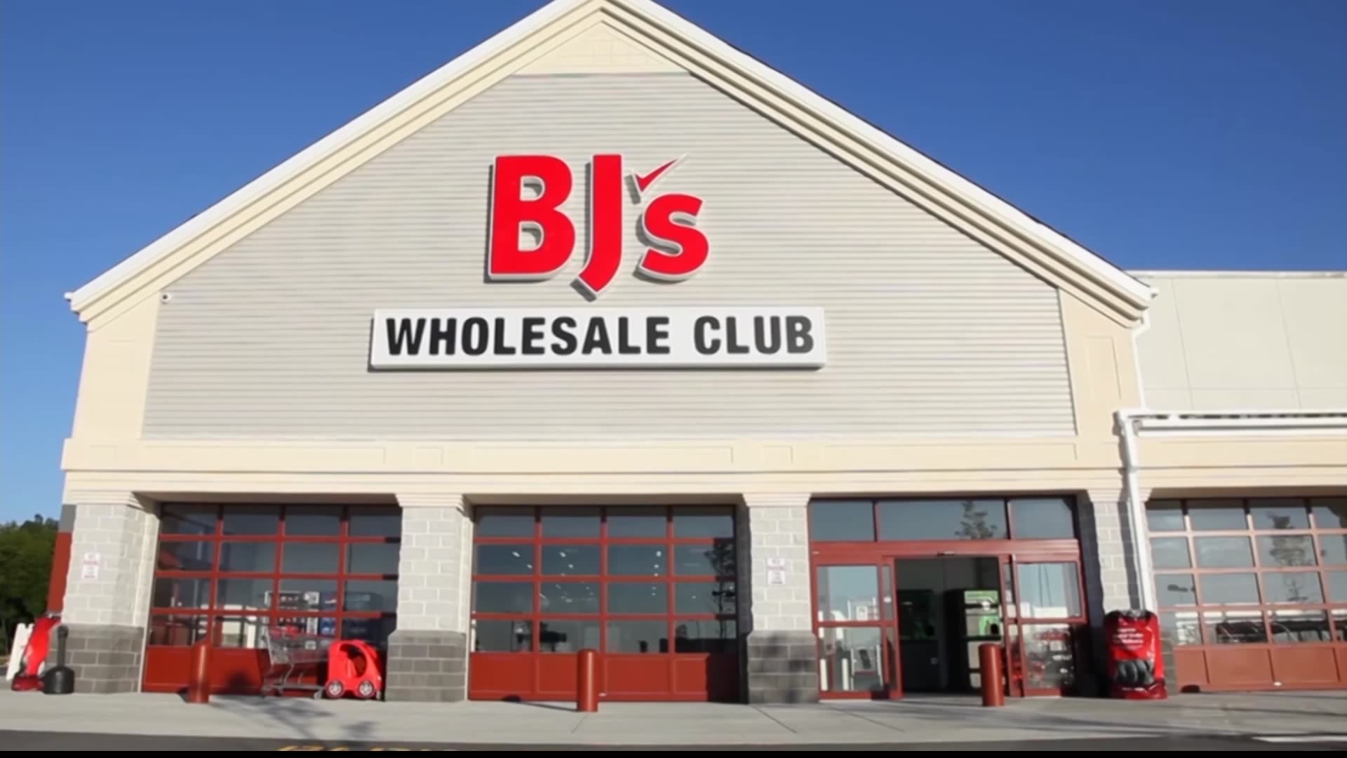 Shoppers in Greenburgh get preholiday boost with grand opening of new