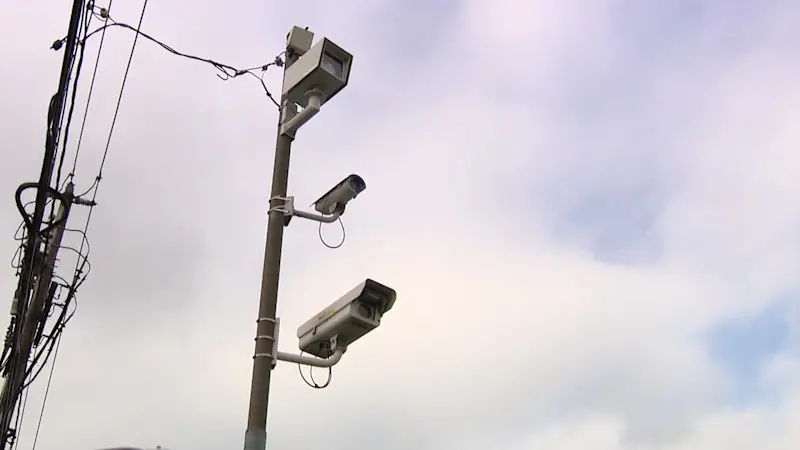 Story image: Nassau Democrats propose legislation to refund red-light camera fees add protections for drivers