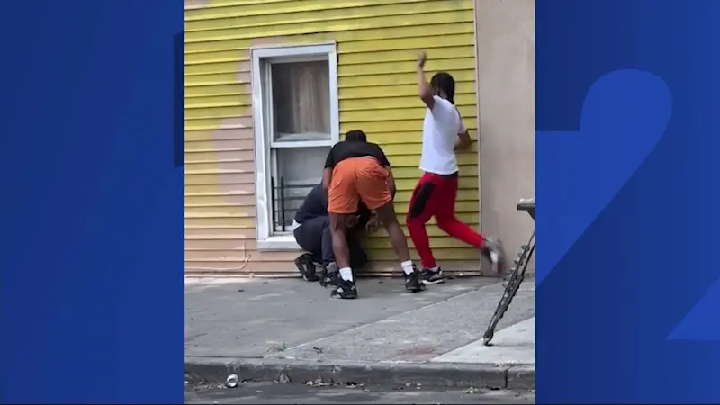 Story image: Caught on camera: Man shoots apparent attacker in Soundview