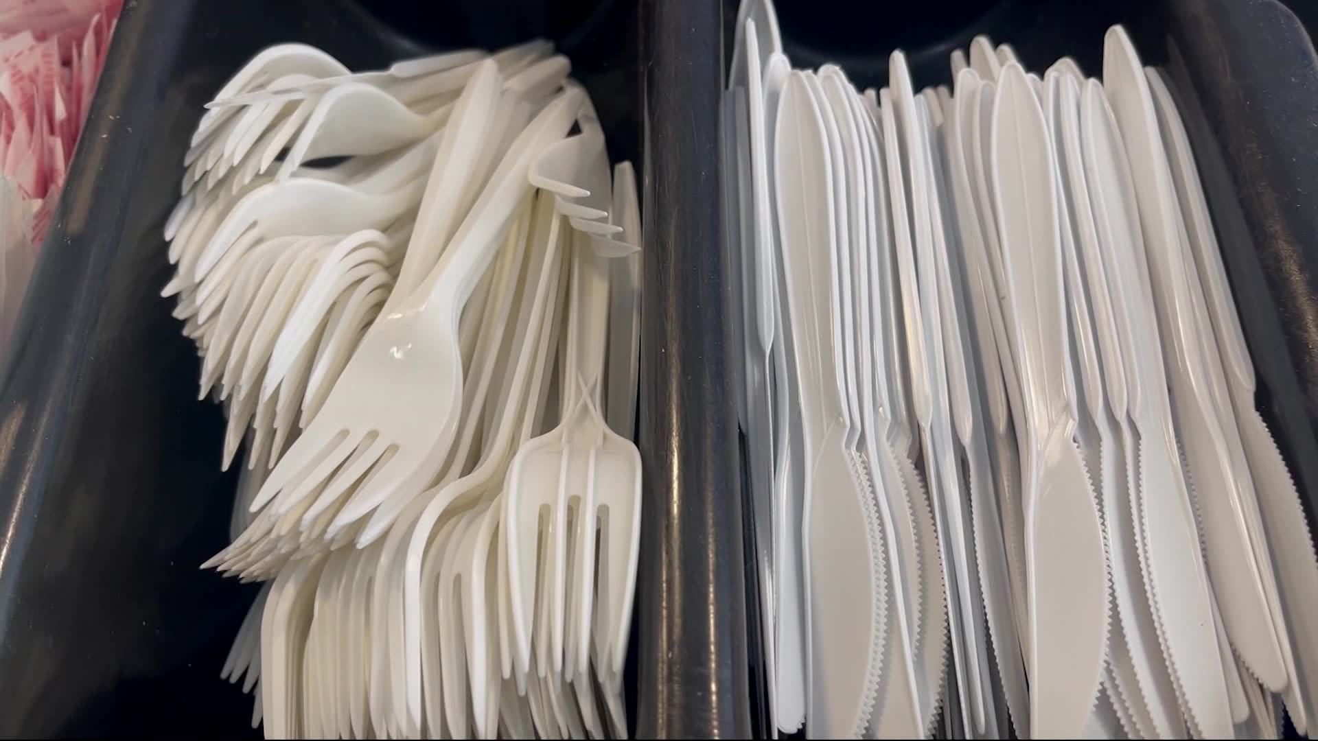 NYC restaurants won't be able to include plastic utensils with some orders  under new law