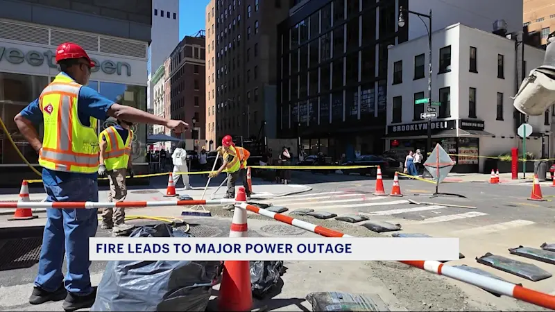 Story image: Transformer fire and power outage disrupt Downtown Brooklyn