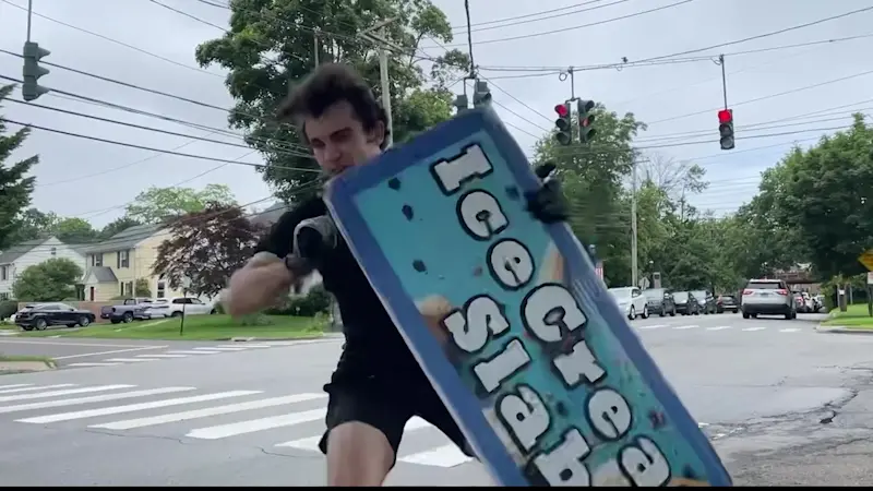 Story image: Turning heads and driving business: the Sign Spinner story