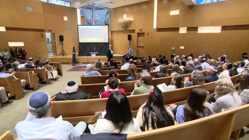 Story image: North Shore Hebrew Academy students premiere movie documenting Holocaust survivors' stories