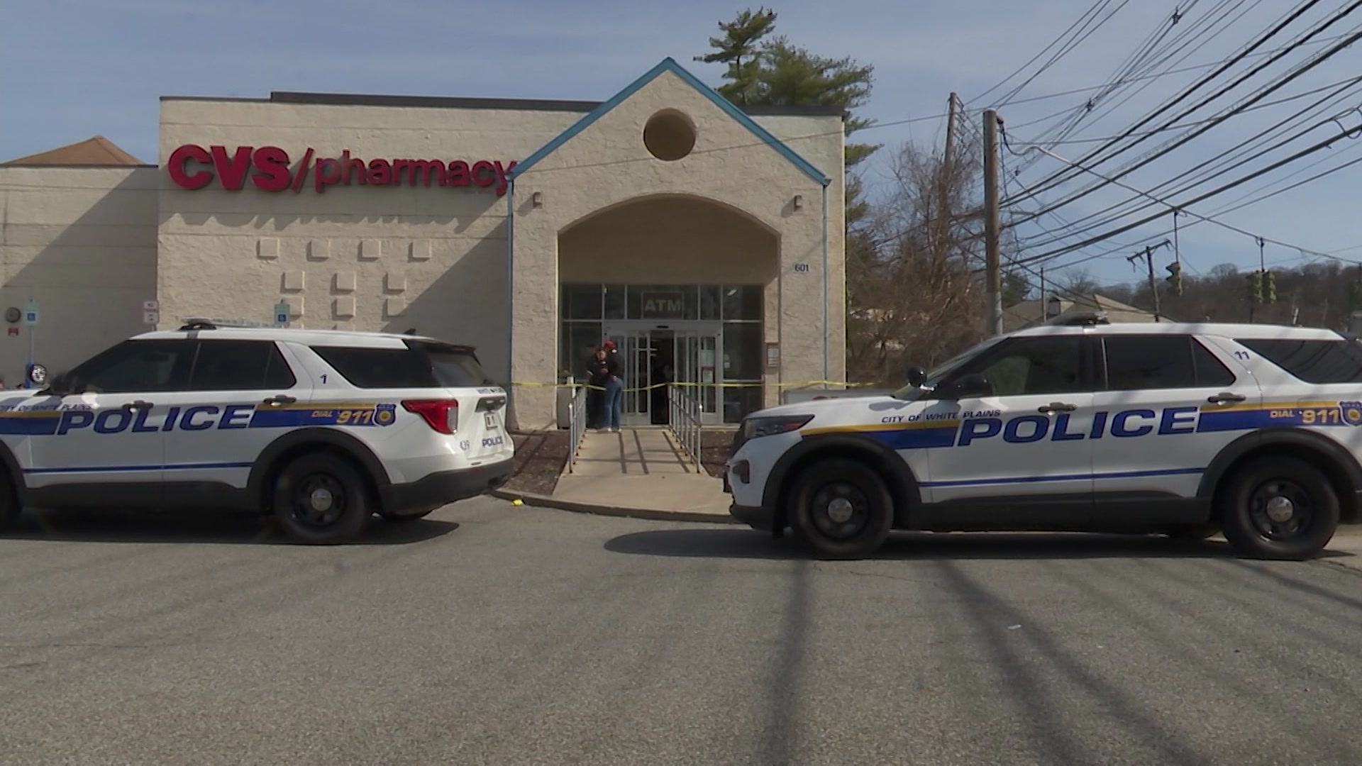 Witness: Armed woman dressed in pink tried robbing CVS in White Plains - Vimarsana News