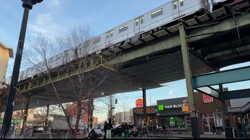 Story image: Bushwick businesses push for faster MTA repairs of hazardous lead paint structures