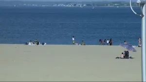 City Council bill would extend beach, pool season in NYC