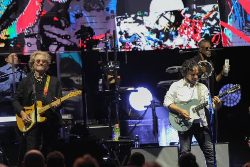 Daryl Hall & John Oates perform with Squeeze at Jones Beach
