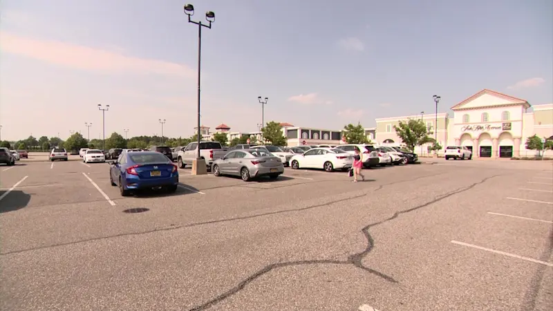 Story image: Police: Mother arrested for leaving son unattended in vehicle at Tanger Outlets in Deer Park