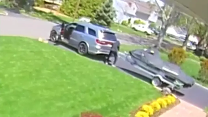 Story image: Caught on camera: Jet Ski stolen in broad daylight from Amityville driveway