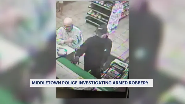 Police: Suspect wanted for armed robbery of Middletown jewelry store
