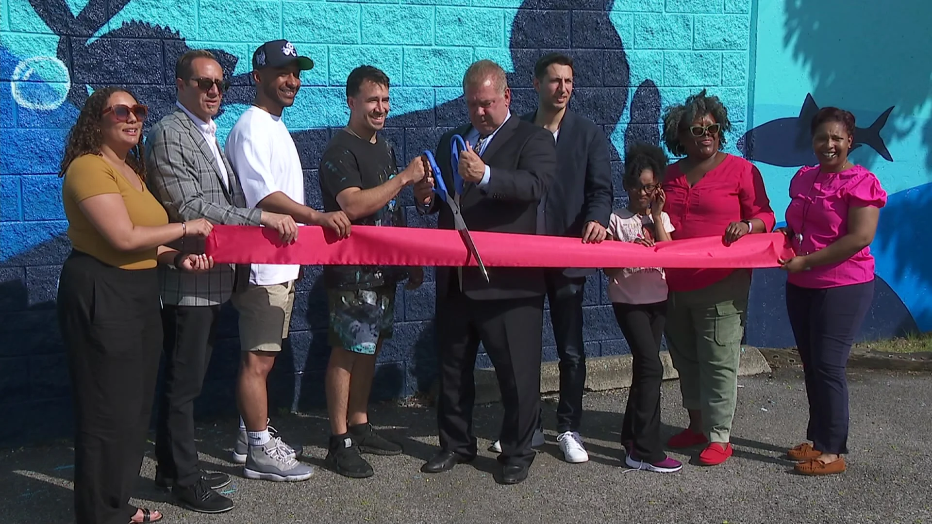 Ribboncutting held for new aquatic inspired mural at JFK Marina in Yonkers