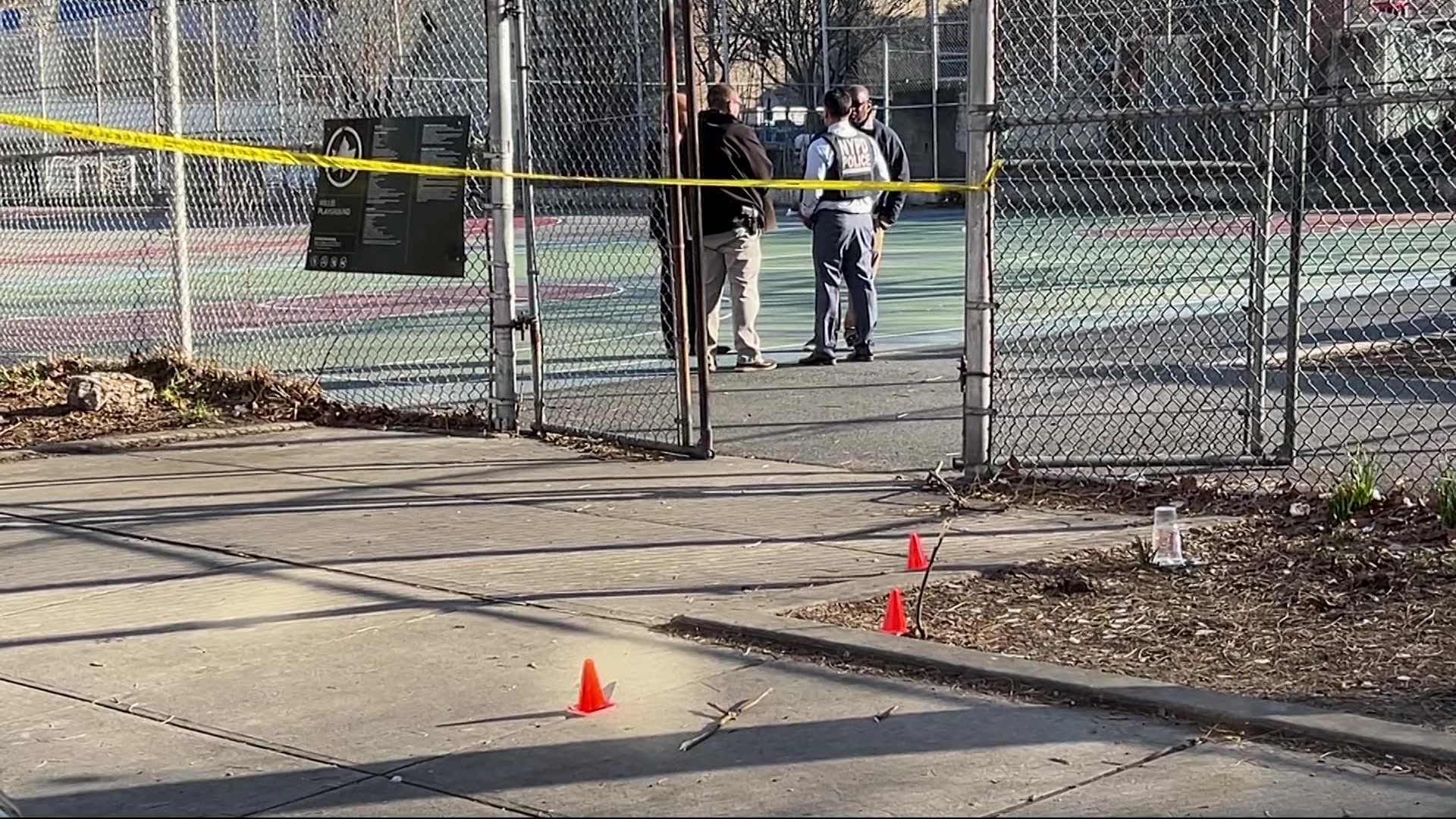 News 12 | Bronx | Police 2 Wanted In Shooting Of 16 Year Old In The Bronx