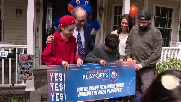 Islanders owner surprises fans with free playoff tickets