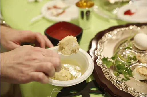 Guide: How to host Passover on a budget