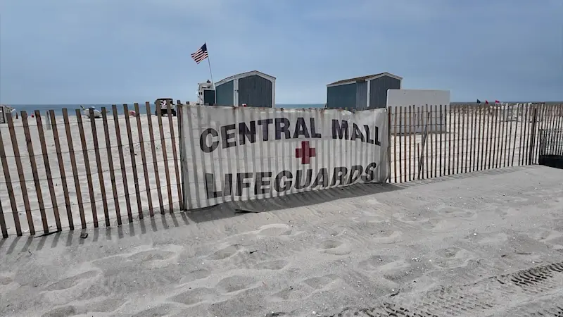 Story image: Heightened alert at Jones Beach following suspected shark bite