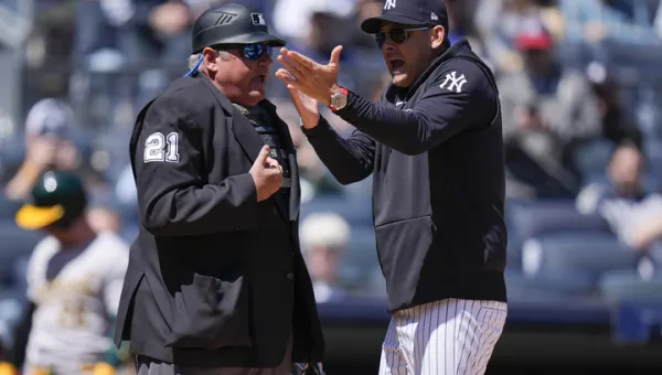 Yankees manager Aaron Boone ejected...for something a fan yelled