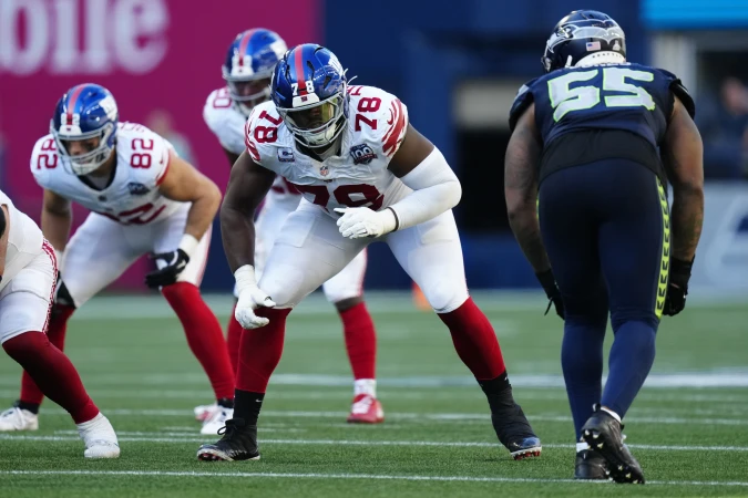 Story image: Giants left tackle Andrew Thomas out for the season after surgery on right foot