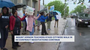 'We mean business.' Mount Vernon teachers stage 'walk-in' protest for contract negotiations