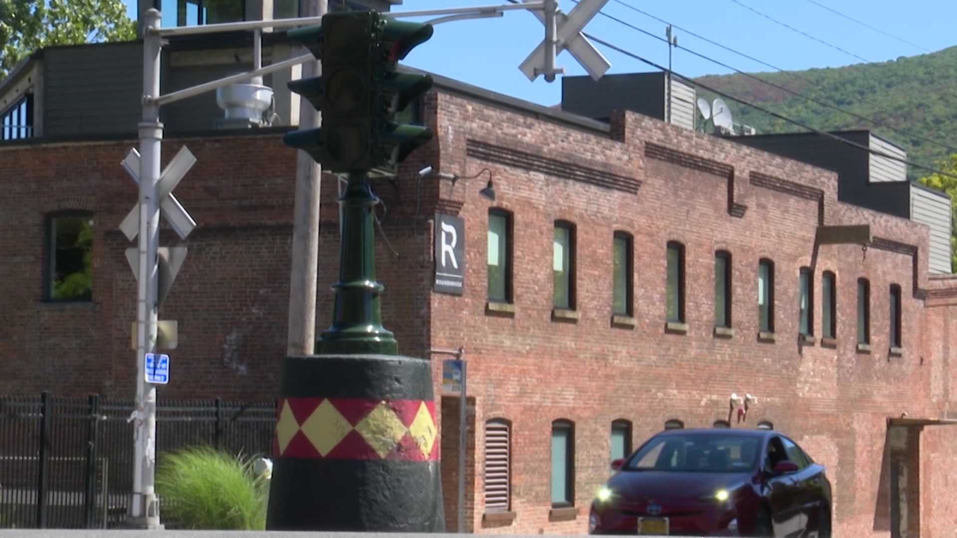 Stop right there Beacon aims to preserve 'dummy light' despite recent