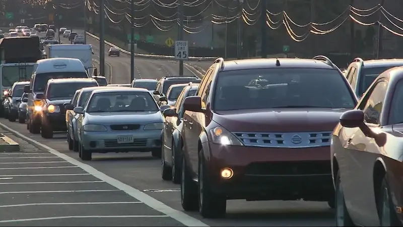 Story image: New Yorkers gear up to hit the road for Fourth of July travel