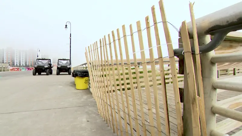 Story image: Long Beach shuts down beach entrances to prevent teen gatherings
