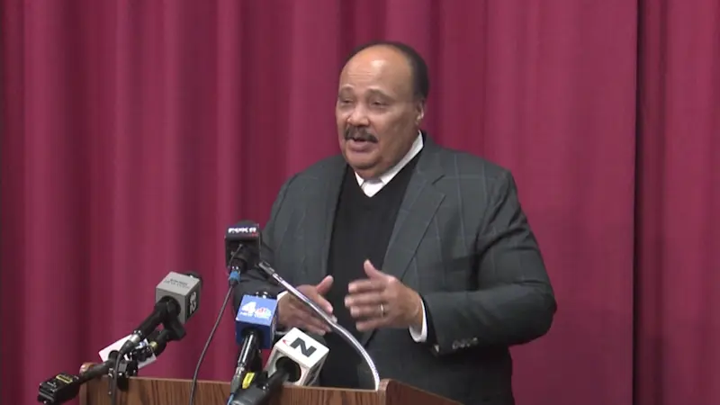 Story image: Martin Luther King III speaks to Great Neck students