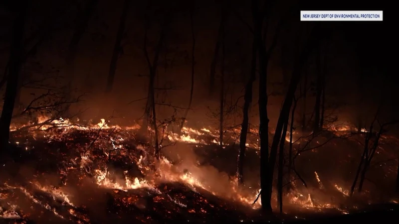 Story image: ‘Fighting this fire has been a challenge.’ Weather hampers firefighting efforts at Jennings Creek