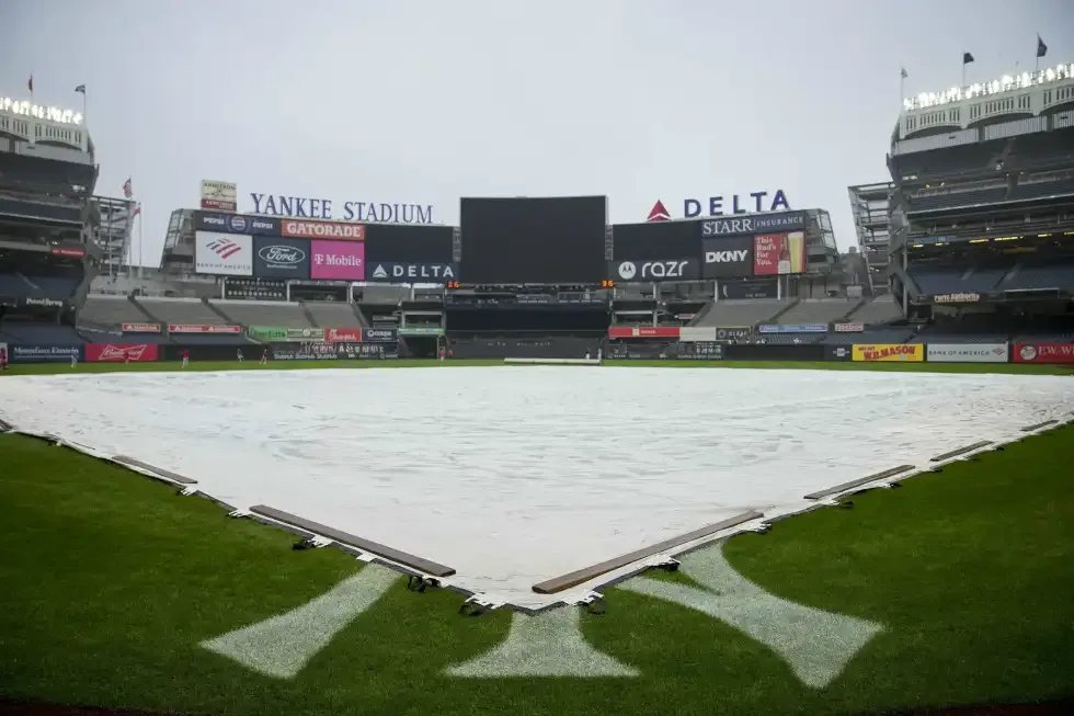 yankeespostponed0809
