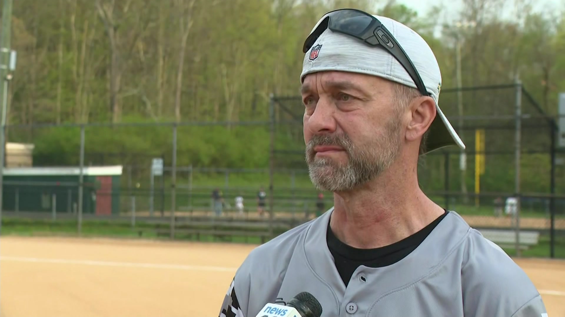 Former Somers HS coach throws 1st pitch at opening game following virus that nearly killed him - Vimarsana News