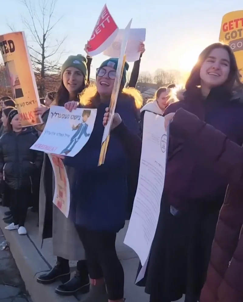 RTWCHVHasidicWomenProtestBGomez005.jpeg