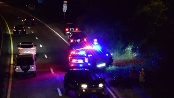 News 12 | Long Island | Police: 1 person dead in crash on Sunken Meadow