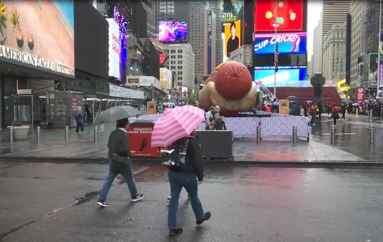 NYC DOT seeks approval to expand concession in Times Square