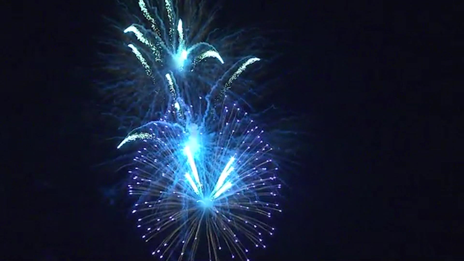 LIRONKONKOMAFIREWORKS04165P_2026-04-16-17-14-55