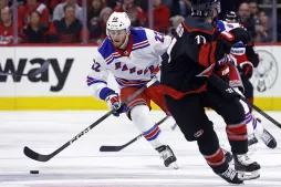 New York Rangers beat Carolina Hurricanes 5-3 to advance to Eastern Conference Final