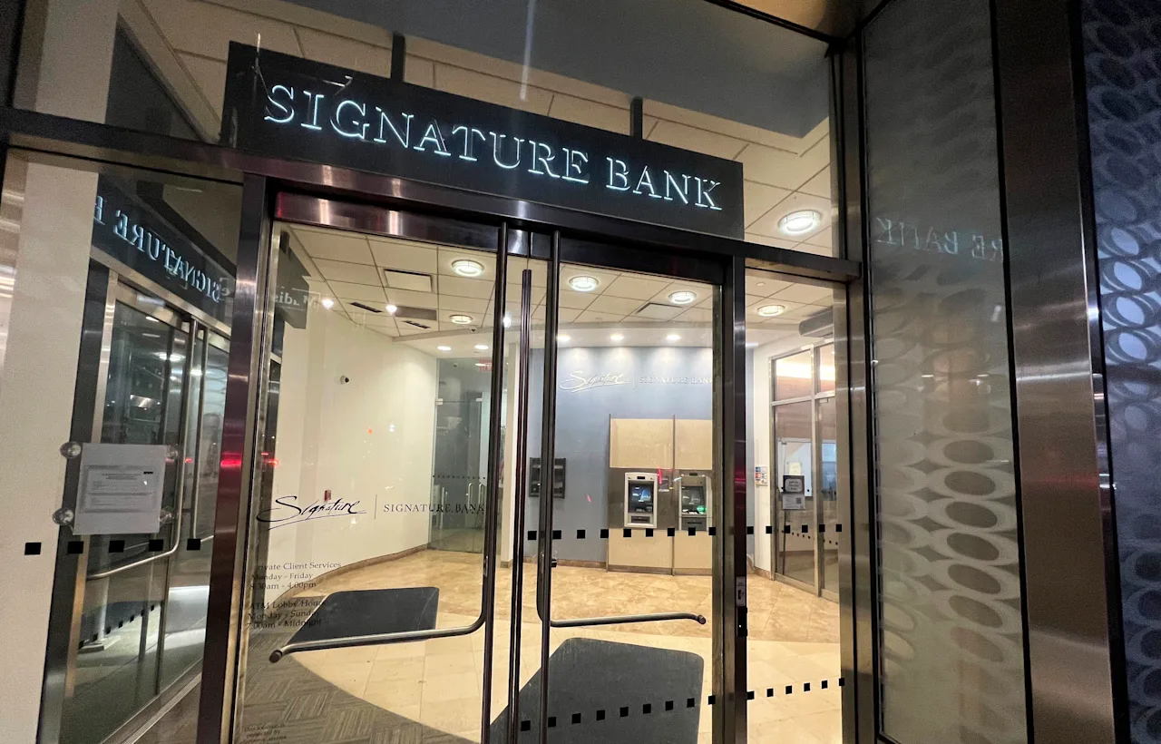 Signature BANK