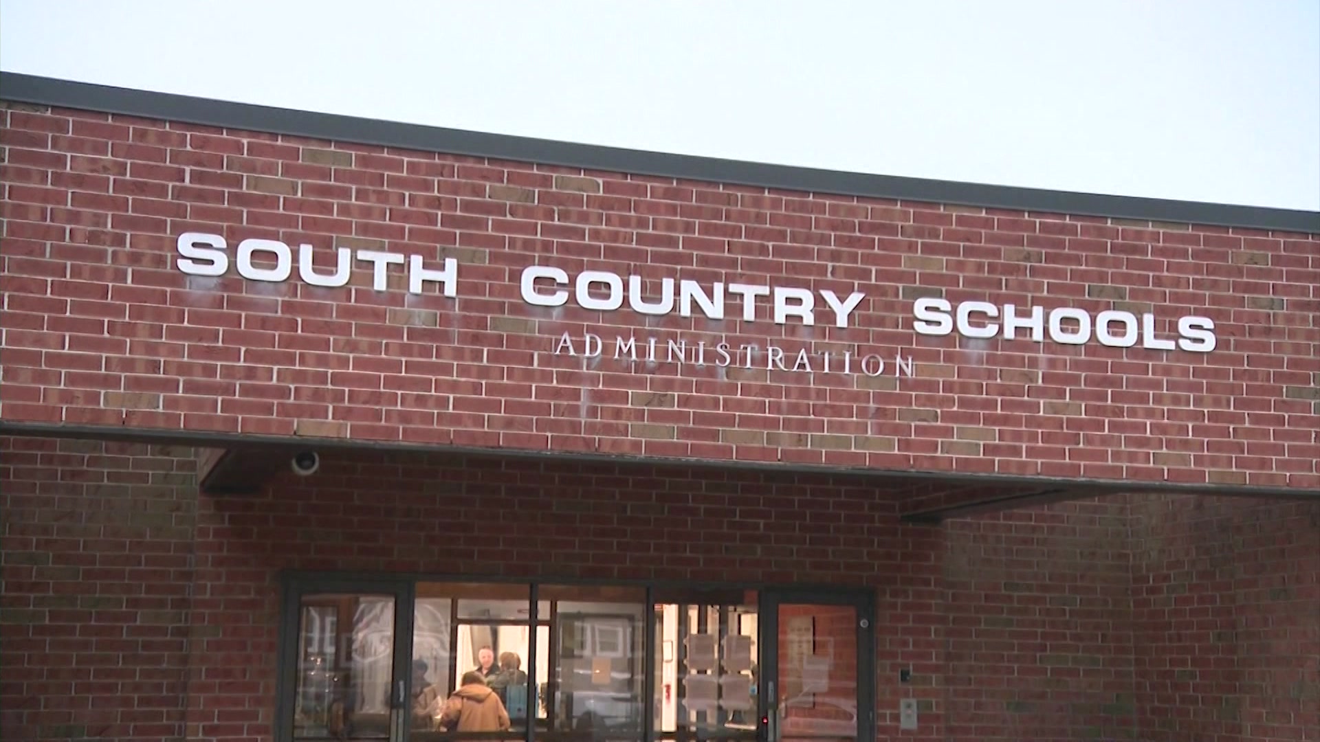 LI 5PM THUR_SouthCountryMurray_ajc_2026-05-07-18-26-25