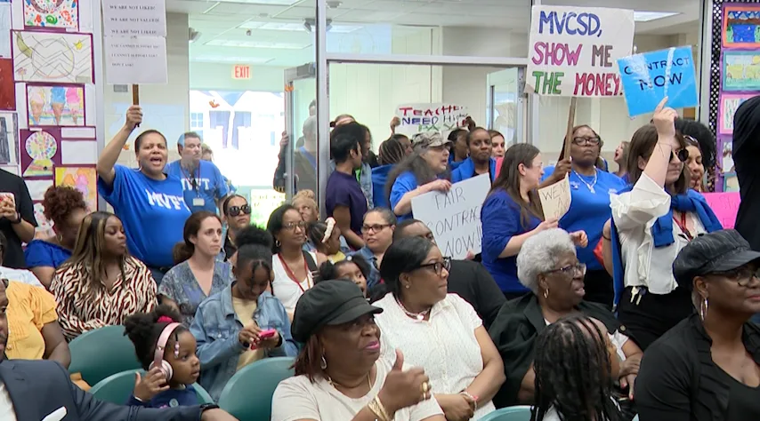 Mount Vernon school board meeting ends before it can start as teachers push for contract negotiations to speed up 