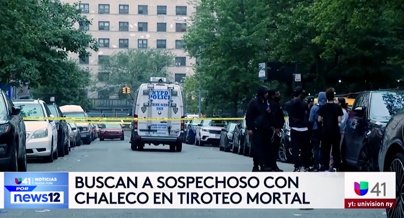 Story image: Univision 41 News Brief: Buscan a sospechoso con chaleco en tiroteo mortal translate