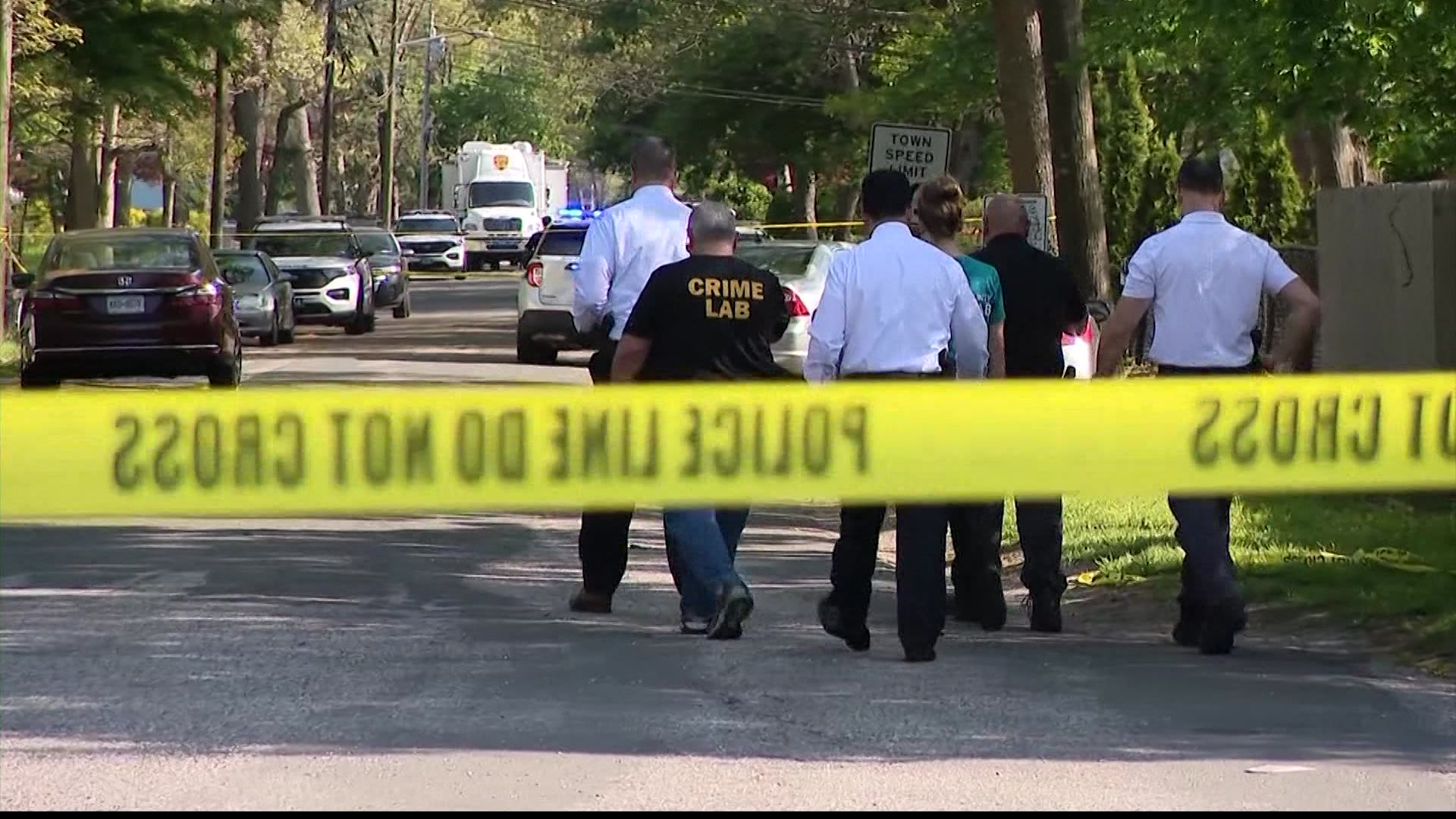 Police: Officer shot in Coram in stable condition - News 12