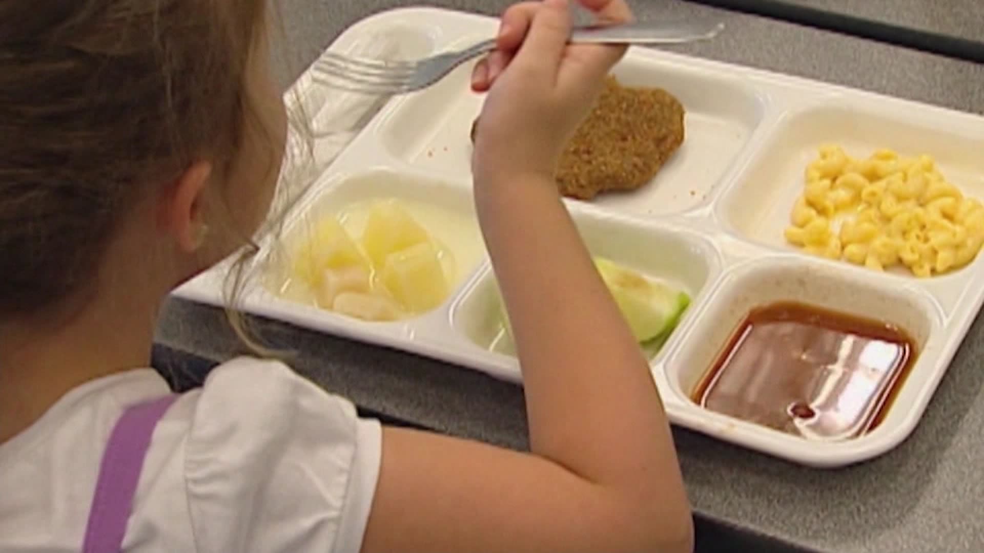 Conn. legislators agree to bring back free school lunches