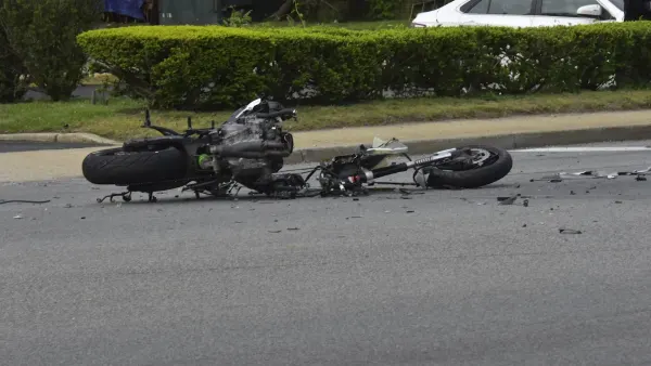 Suffolk police: 22-year-old motorcyclist killed in Commack crash 