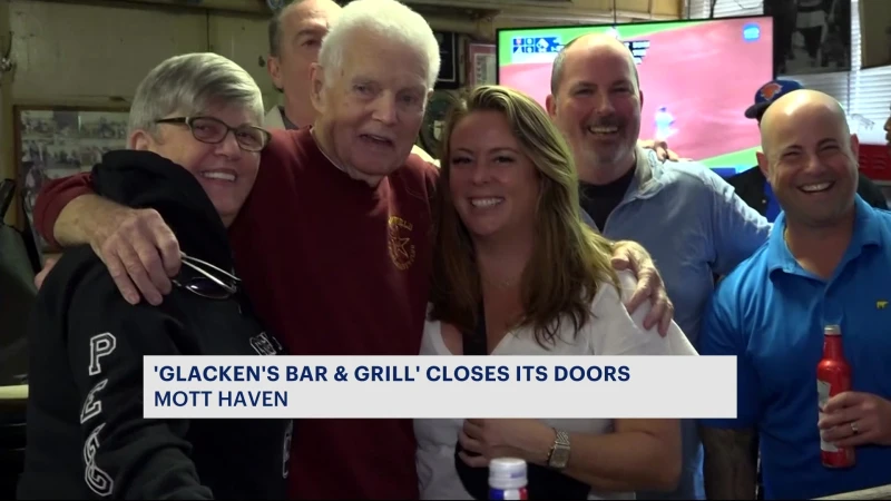 Story image: Glacken’s Bar & Grill, Mott Haven staple since 1940, closes its doors