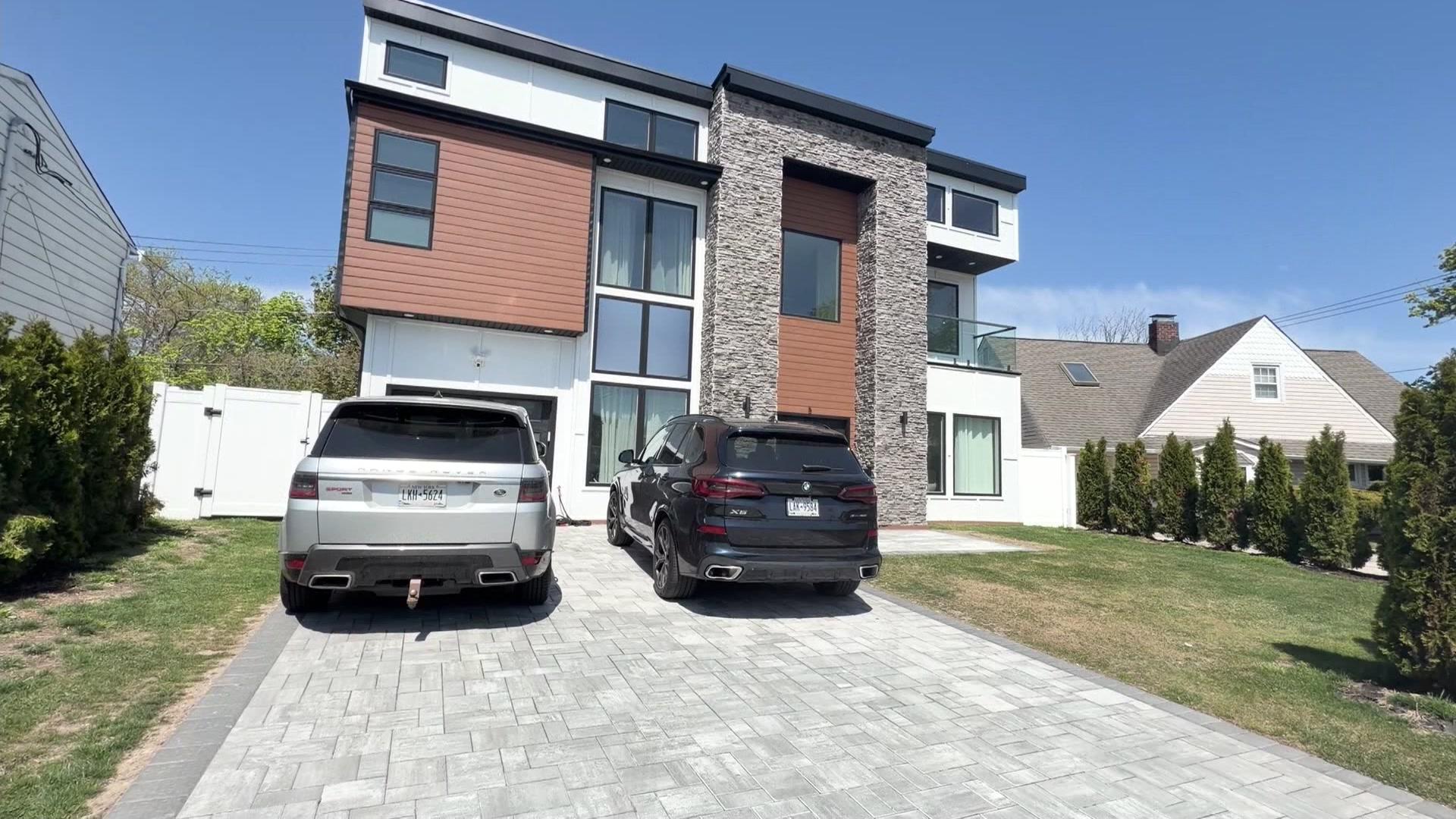 LILEVITTOWNHOMES428_2026-04-28-05-13-35