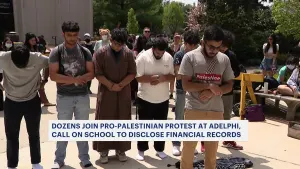Students hold pro-Palestinian protest at Adelphi University